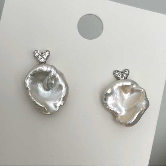 Large baroque pearl earrings - Picture 3 of 8